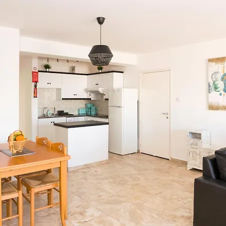 Sofia 700m Away From The Apartment Paralimni
