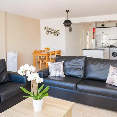 Sofia 700m Away From The Apartment Paralimni